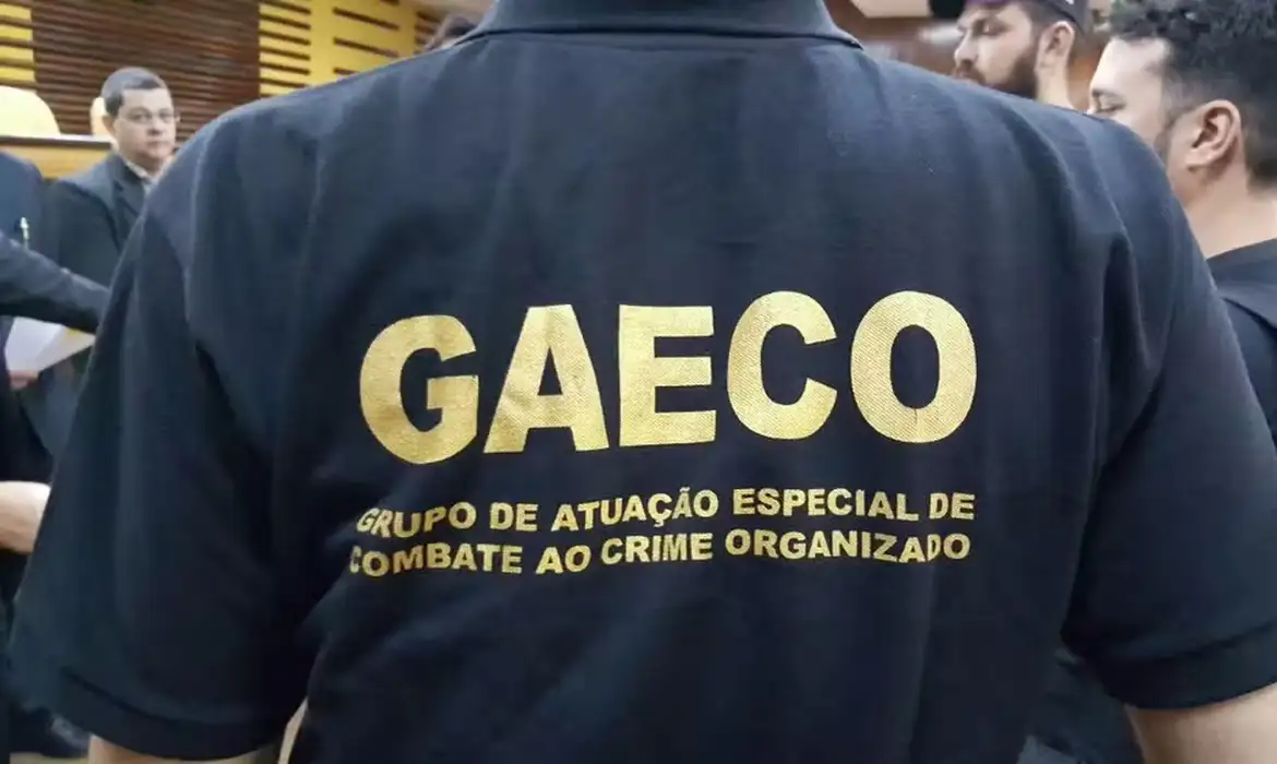 São cumpridos 18 mandados de prisão e de busca e apreensão