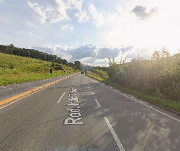 Acidente ocorreu no quilômetro 62 da Rodovia Índio Tibiriçá (SP 031), na pista sentido leste, em Suzano