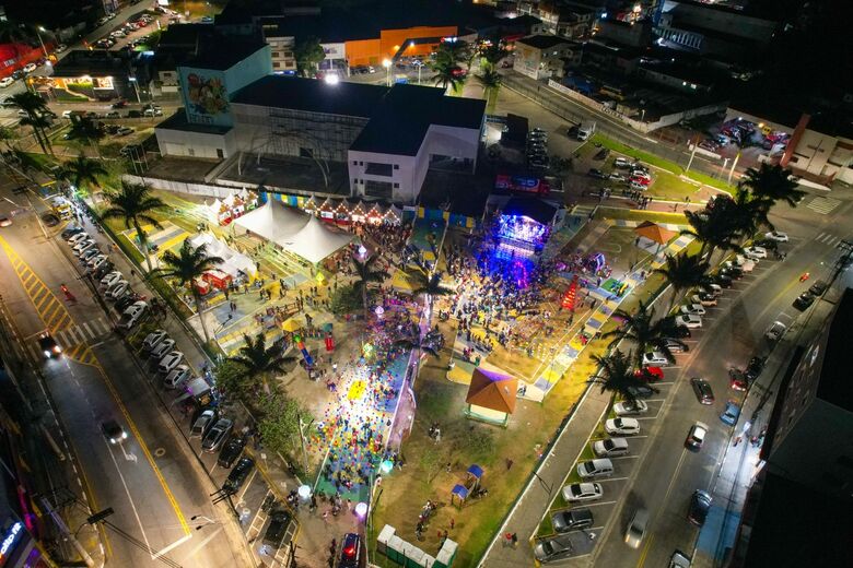 Mais de 4 mil pessoas passaram pelo Centro de Convenções para curtir a 1ª Festa Julina em FerraZ