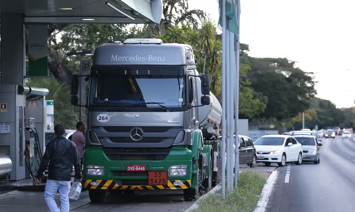 Medida Provisória (MP) 1343/26, que trata da fiscalização do piso salarial ou pagamento mínimo pelo frete rodoviário, foi aprovada nesta terça-feira