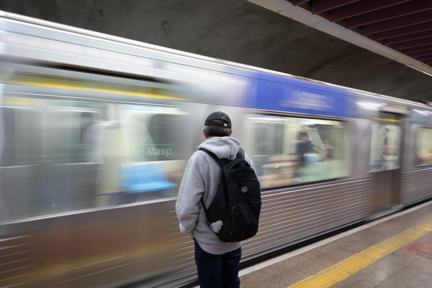 O transporte metropolitano de São Paulo oferece benefício a trabalhadores desempregados. 