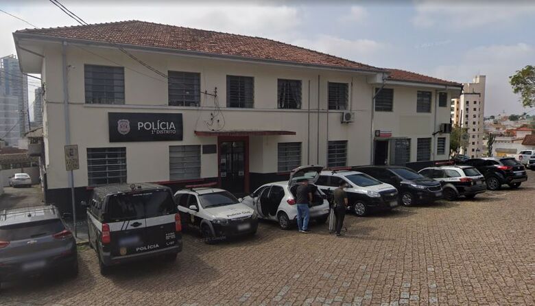 Ele foi preso e encaminhado à Cadeia Pública de Mogi das Cruzes, onde permanece à disposição da Justiça.