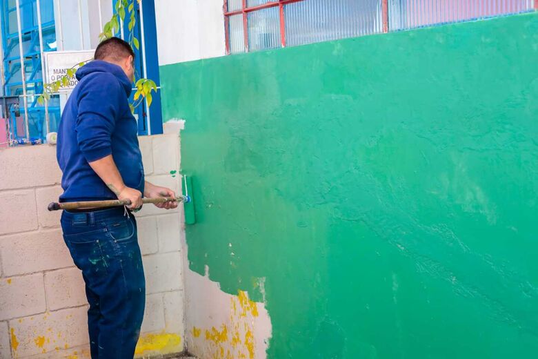 Educação implementa pacote de melhorias nas escolas com reforma completa em unidade da Vila Amorim