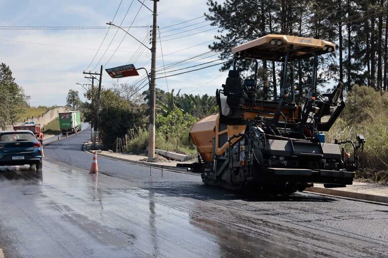 Requalificação da via começou pelo trecho que dá acesso a Mogi das Cruzes, em direção à região norte de Suzano