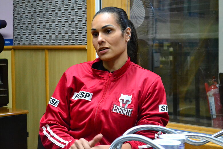 Suellen Dellangelica representará Brasil na modalidade de vôlei sentado