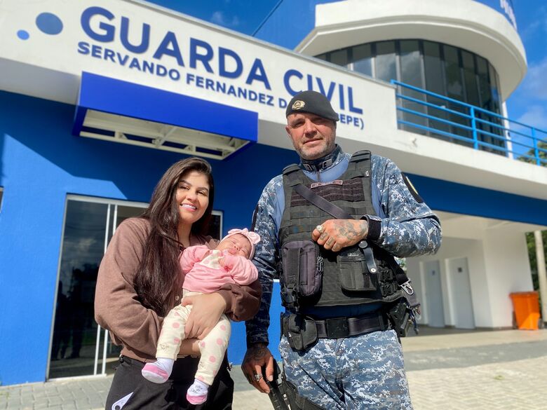 GCM de Itaquá salva bebê de 2 meses após engasgo e garante suporte médico imediato