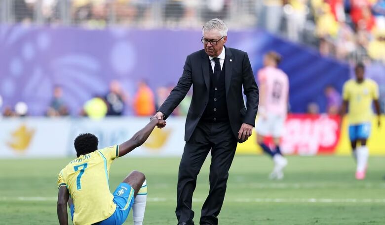 Ancelotti lamenta eliminação e já projeta novo ciclo: 'Não é o fim'