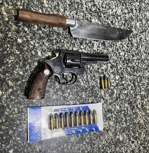 Homem foi preso por porte ilegal de arma de fogo