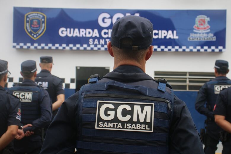 GCM de Santa Isabel prende homem por tráfico de drogas e maus tratos a cachorro
