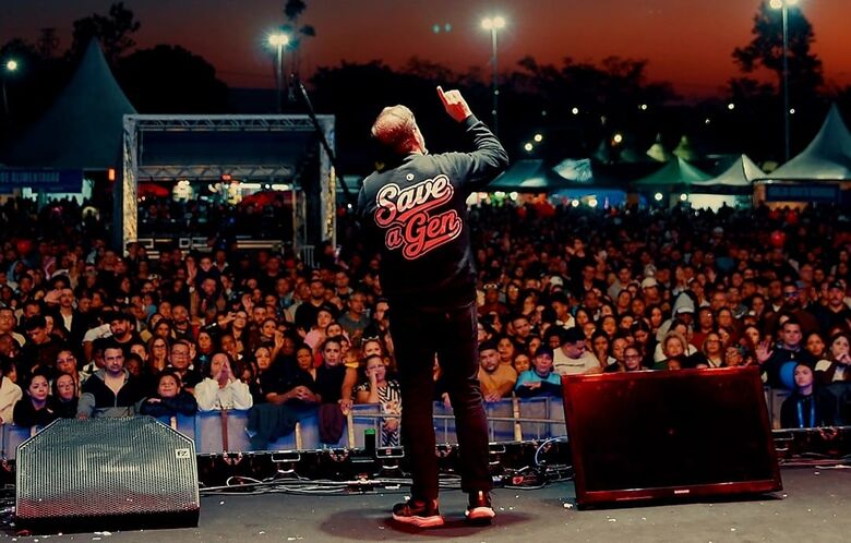 FESTA DAS ÁGUAS Foi realizada no Parque Max Feffer, durante o Feriado de 9 de Julho, em Suzano