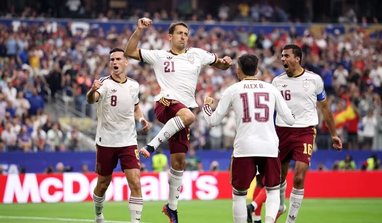 ESPANHA Frustrou a França de 2 a 0 na semifinal da Copa do Mundo em Dallas