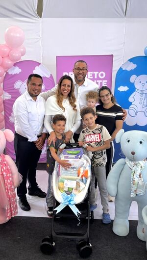 Iniciativa desenvolvida nos Cras oferece orientações sobre gestação, maternidade e cuidados com o bebê, além da entrega de kit completo de enxoval às futuras mães