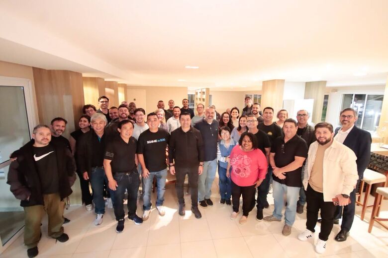 Reunião contou com o vereador Vitor Emori e com Sadao Sakai, fortalecendo o diálogo em prol da cidade e da região