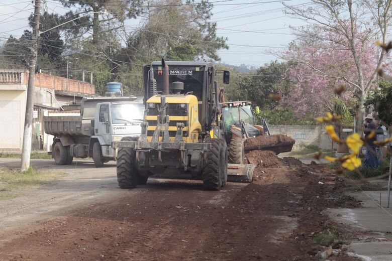 O projeto, que prevê a transformação da mobilidade não só neste bairro como na Vila Júlia e no Parque Mirim, foi iniciado com serviços de topografia e alinhamento