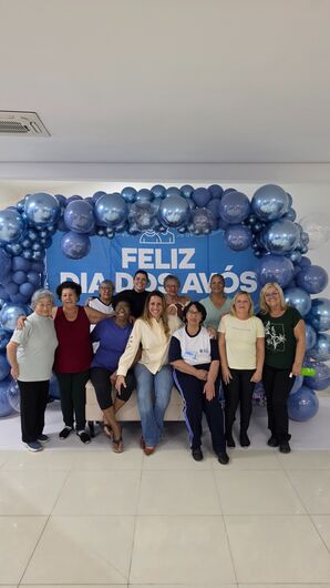 Programação reúne acolhimento, homenagens, espaço instagramável para fotos e palestra gratuita sobre trabalho, empreendedorismo e novas oportunidades para a melhor idade