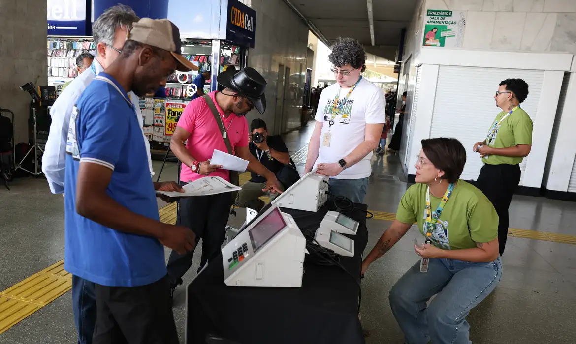 Dos partidos registrados no TSE, 13 indicaram candidatos à Presidência