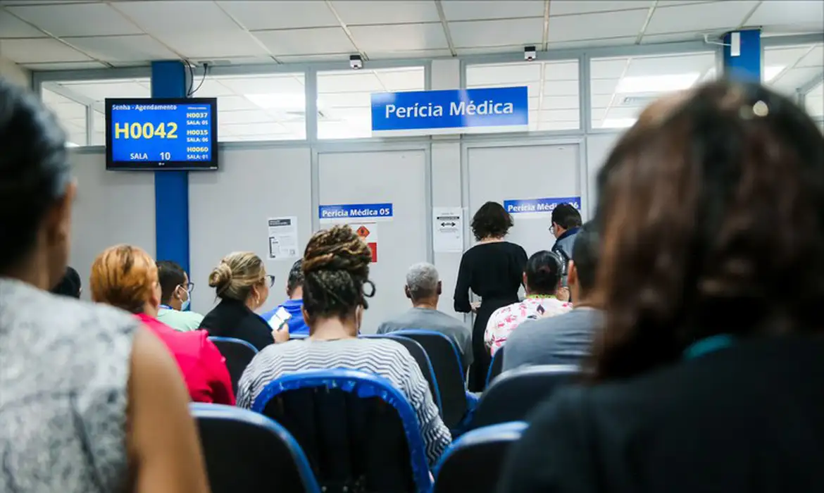 Tempo médio para a análise de um benefício pelo INSS está atualmente em 35 dias