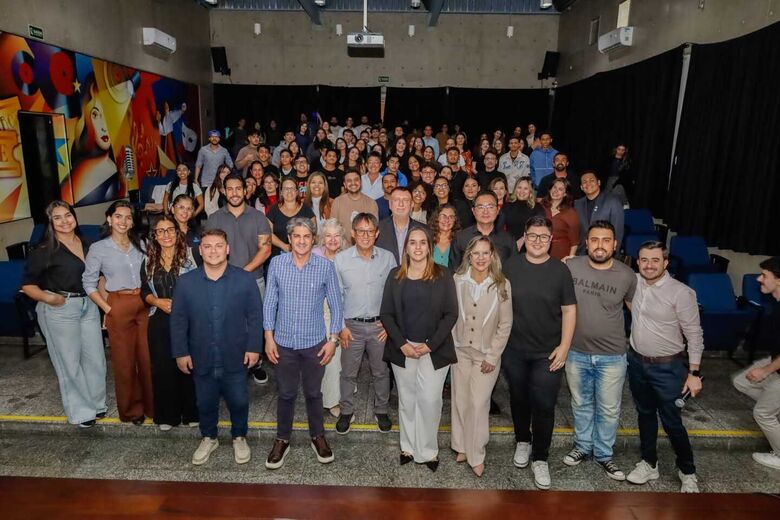 Abertura do 'Agosto Jovem' mobiliza mais de 80 estagiários da Prefeitura de Suzano