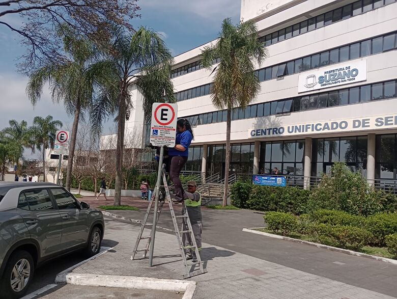 Transporte bate recorde de ruas alcançadas com sinalização vertical no mês de julho