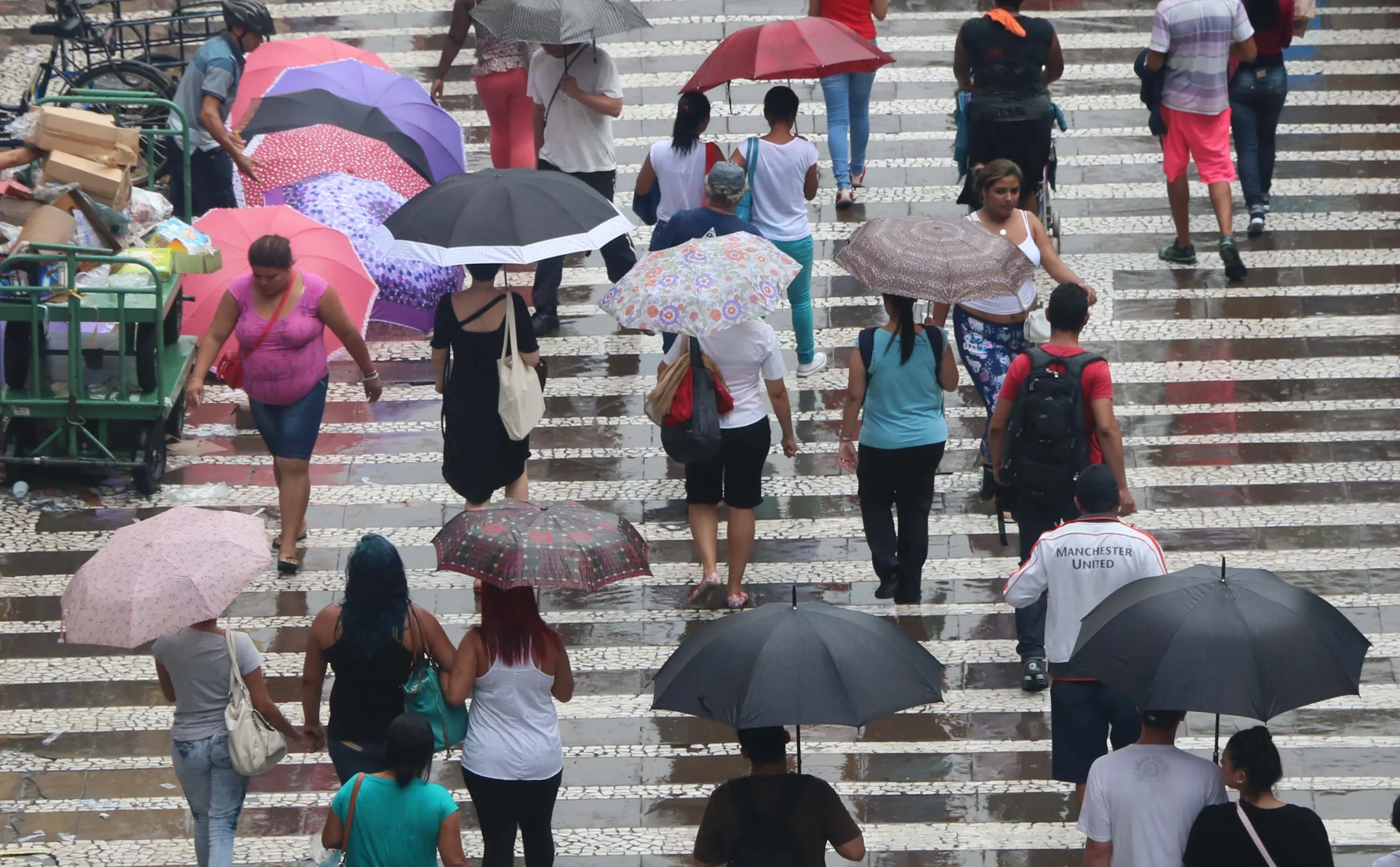 Na capital, as temperaturas ficarão na casa dos 16 e 27 graus.
