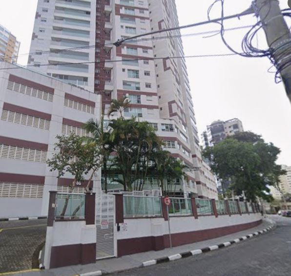 Agentes da Guarda Civil Municipal (GCM) estavam em patrulhamento quando foram abordados por um homem dizendo que, no condomínio em que trabalha, houve uma discussão entre um casal