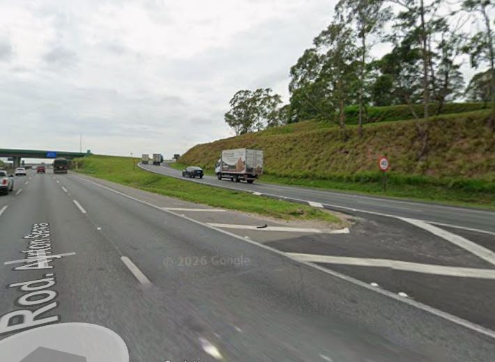 Acidente aconteceu no km 35 da Rodovia Ayrton Senna, em Itaquaquecetuba