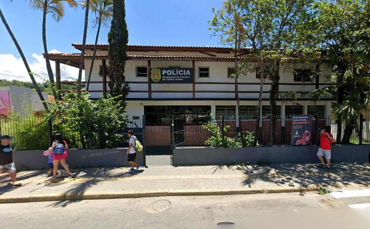 O caso foi registrado como morte suspeita e lesão corporal culposa na direção de veículo automotor na Delegacia de Santa Isabel