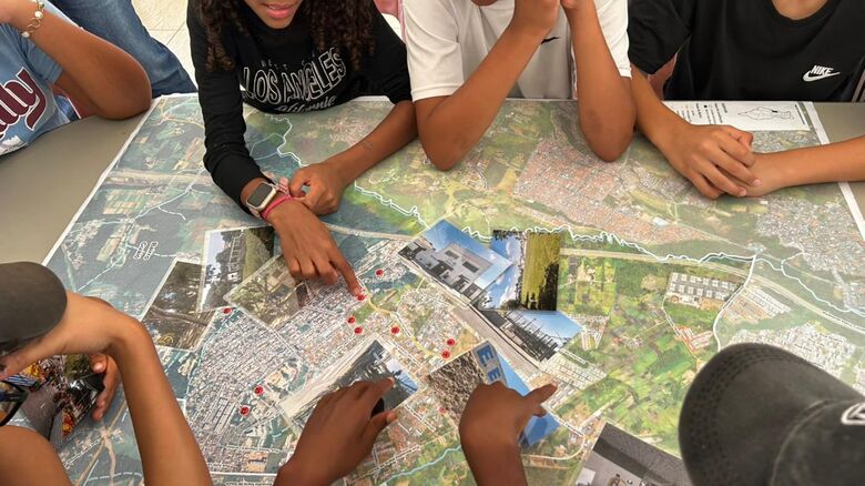 Programa 'Suzano + Praças' alcançou a segunda colocação, enquanto os 'Planos de Bairros Piloto' receberam menção honrosa, ambos do CAU/SP