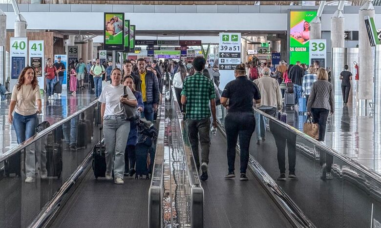 Setor de serviços fica estável em junho e sobe 2% no 1&ordm; semestre
