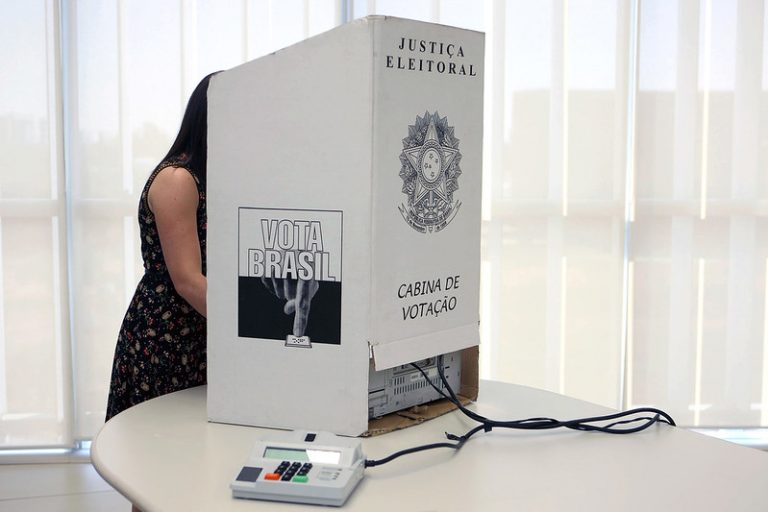 ESCOLAS E SERVIDORES Vão ficar à disposição da Justiça para as eleições