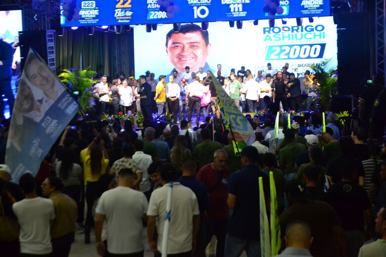 ELEIÇÕES Na sexta-feira, ex-prefeito Ashiuchi reforçou sua campanha