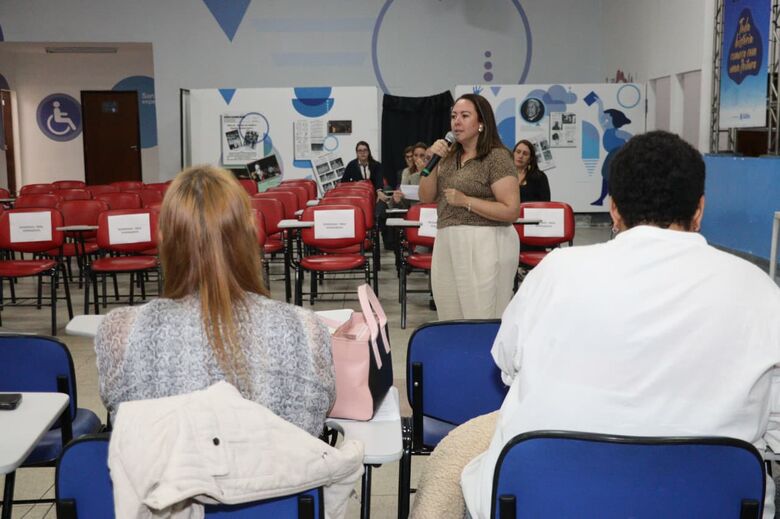 Atividade contou com a participação da secretária Renata Priscila e reuniu pais, alunos, funcionários e professores das redes municipal, conveniada e particular e de ensino técnico e superior