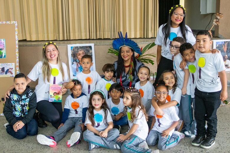 Momento reúne apresentações de alunos e ocorre no período da manhã e da tarde