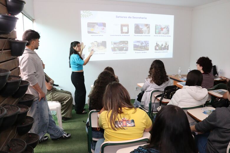 Atividade reuniu estudantes das escolas estaduais Batista Renzi e Raul Brasil