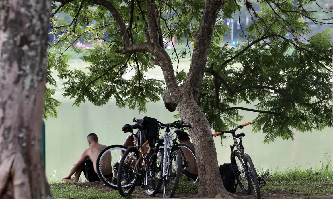 No final de semana, as máximas podem ficar entre 28&ordm;C e 30&ordm;C