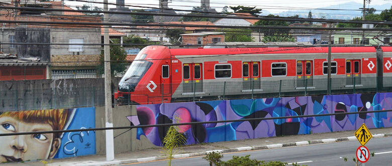 FERROVIÁRIOS Decidiram entrar em greve a partir desta terça-feira nas linhas da região