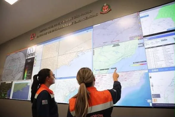 Os alertas fazem parte do monitoramento contínuo das condições meteorológicas. 