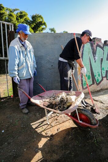 Intervenção integra cronograma permanente de manutenção preventiva do município e contribui para a prevenção de alagamentos e preservação ambiental