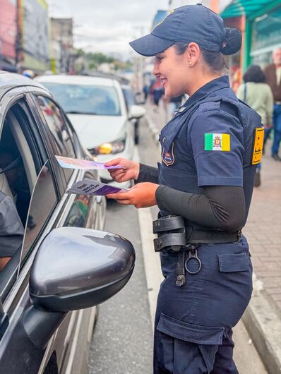 Ação realizada na Praça da Independência integra programação do Agosto Lilás e reforça a importância da informação e da rede de proteção