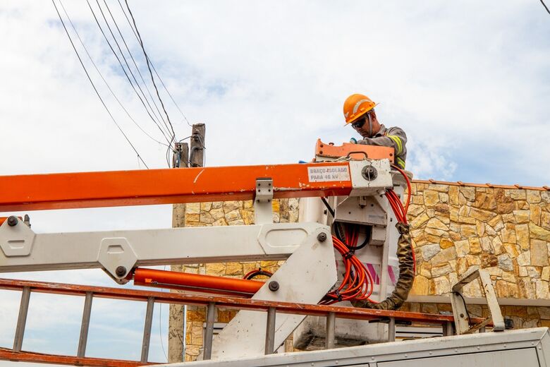 Substituição de pontos convencionais integra cronograma que prevê a modernização de 13 mil pontos de iluminação em diferentes regiões de Ferraz de Vasconcelos