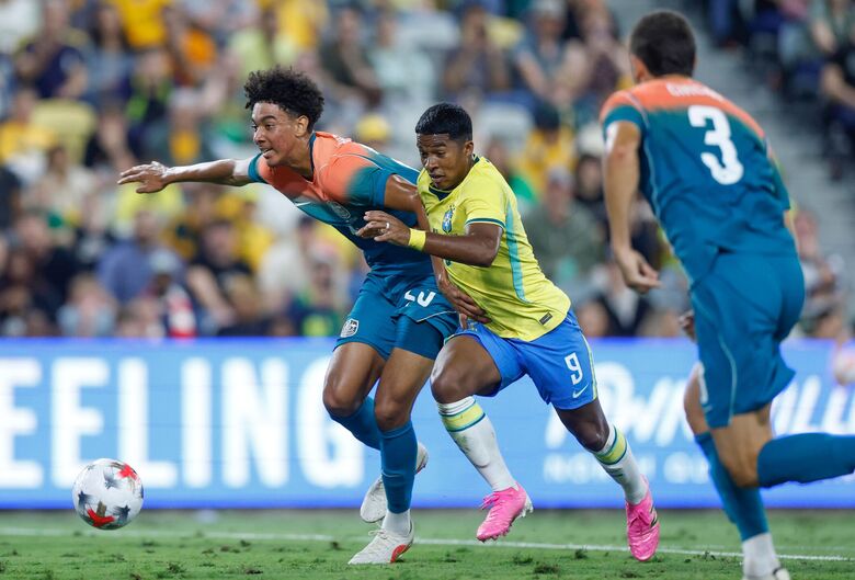 stêvão em ação durante o empate em 1 a 1 entre Brasil e Austrália, em Townsville