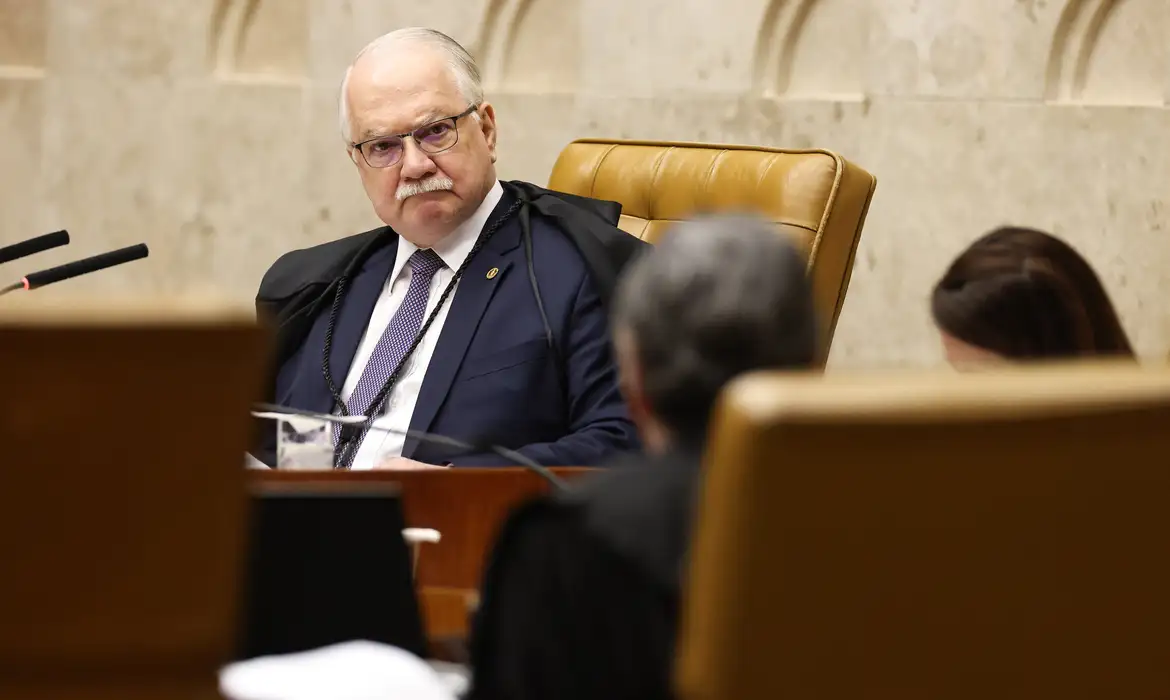 Ministro Edson Fachin, cancelou a sessão plenária ordinária que estava marcada para as 14h desta quarta-feira (9), em meio ao agravamento de uma crise entre ministros da própria Corte
