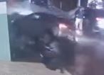 Essa é uma captura de tela das câmeras de segurança que mostram o momento do acidente