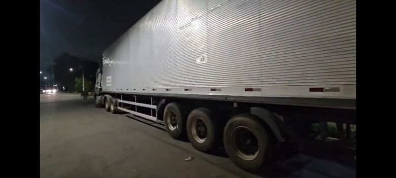 Equipe Deac da GCM prende acusados de sequestrar motorista e roubar caminhão