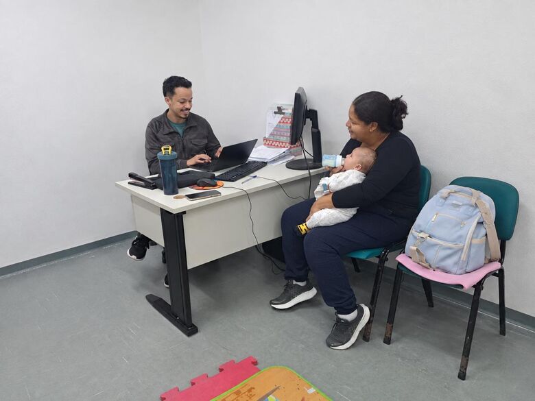 Iniciativa da Prefeitura de Suzano acompanha crianças de zero a 3 anos e reúne profissionais para promover o desenvolvimento infantil