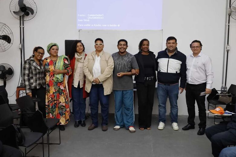 O prefeito Pedro Ishi deu posse nesta terça-feira (15/09) aos 32 membros que comporão a nova gestão do Conselho Municipal de Promoção da Igualdade Racial (Compir)