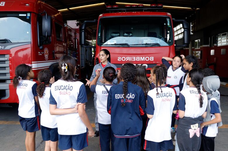 'Educando pela Cidade' contempla 262 crianças em semana de visita ao Corpo de Bombeiros