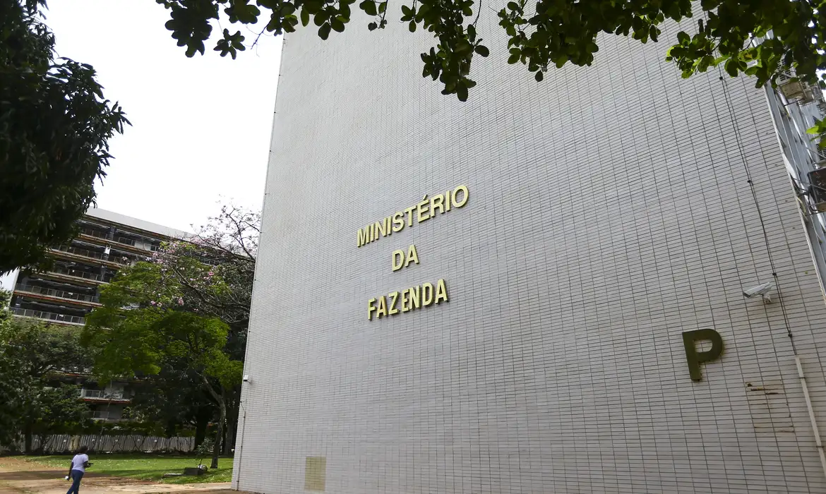 Inflação projetada para este ano cai a 4,9%