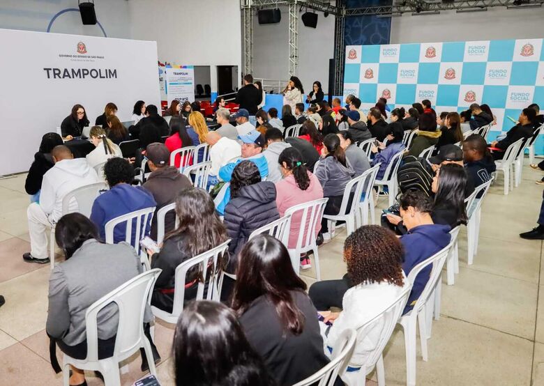 Mirambava recebe feira de emprego e encaminha 160 candidatos a vagas de trabalho