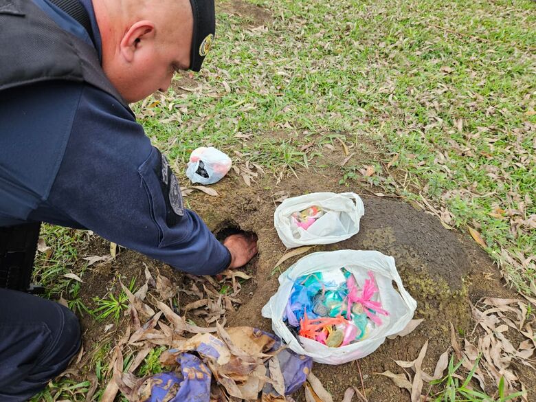 GCM de Itaquá apreende mais de mil porções de drogas em ações pela cidade